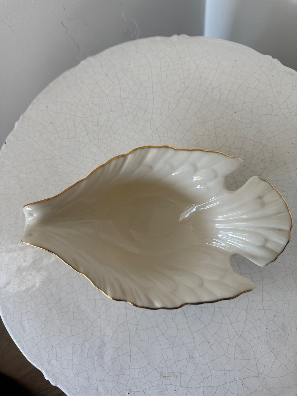Lenox Cream Dove Shaped Serving Dish with Delicate Gold Trim Made in USA EUC